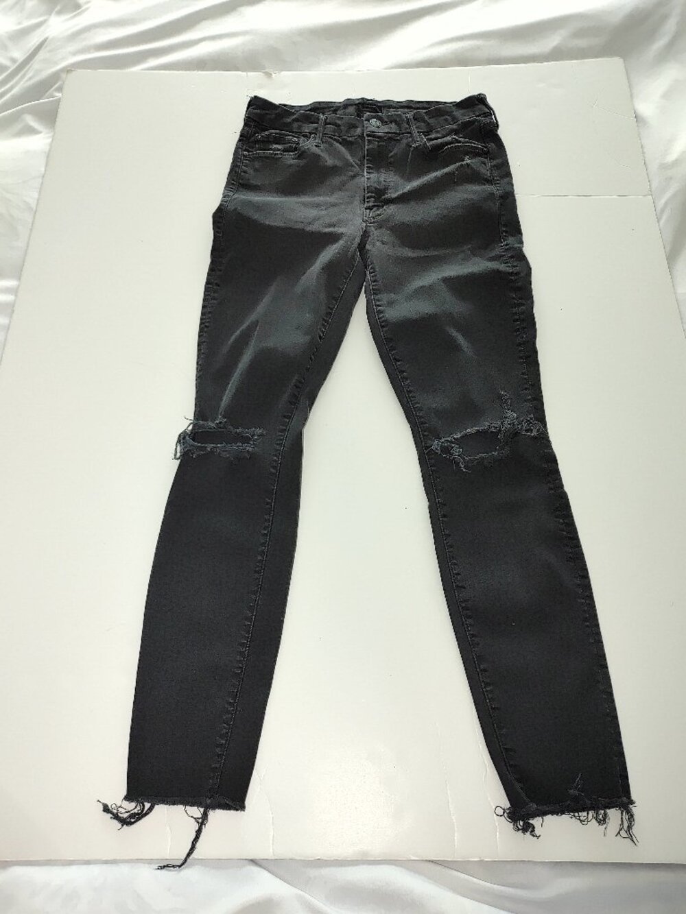MOTHER Woman's Mid Rise Distressed Jeans Size 27 Pre-owned